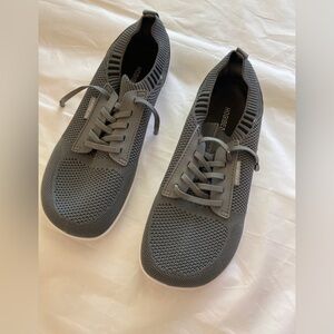 HOBIBEAR Grey Wide Toe Box Barefoot Minimalist Shoes Slip On Unisex Size 42